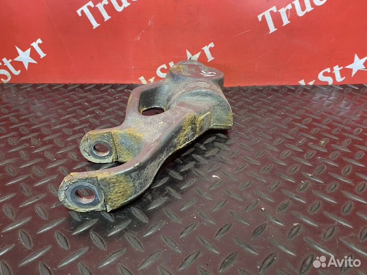 Кронштейн амортизатора переднего правый