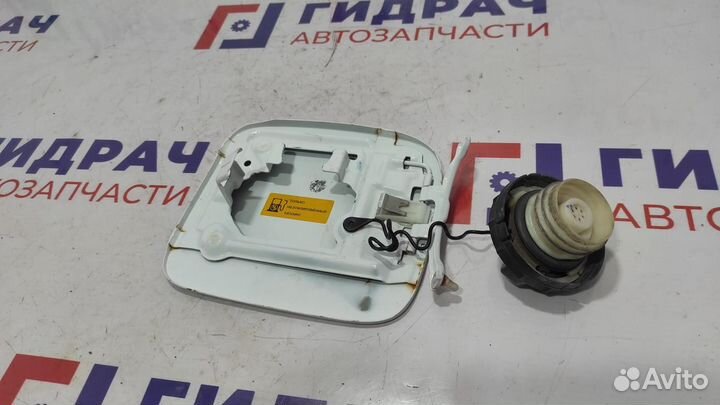 Лючок бензобака Geely Emgrand EC7 106200295102. С крышкой бензобака