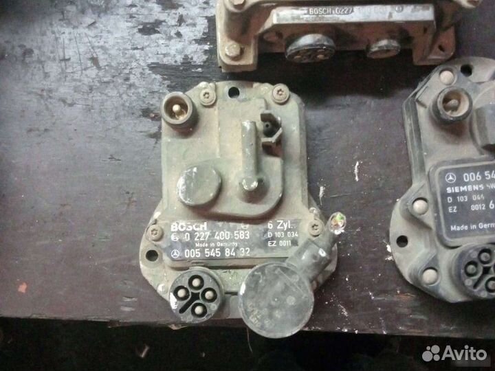 Коммутатор Mercedes-Benz W123 W123 M103