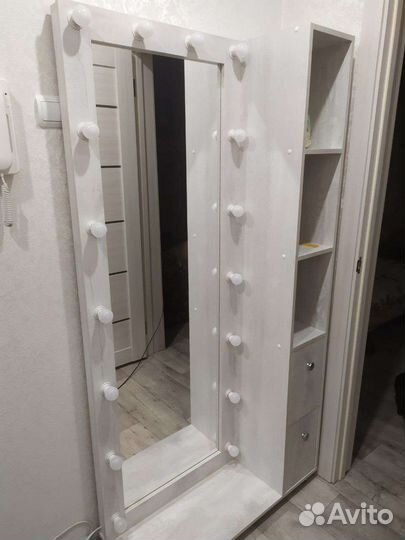 Гримерное зеркало с подсветкой