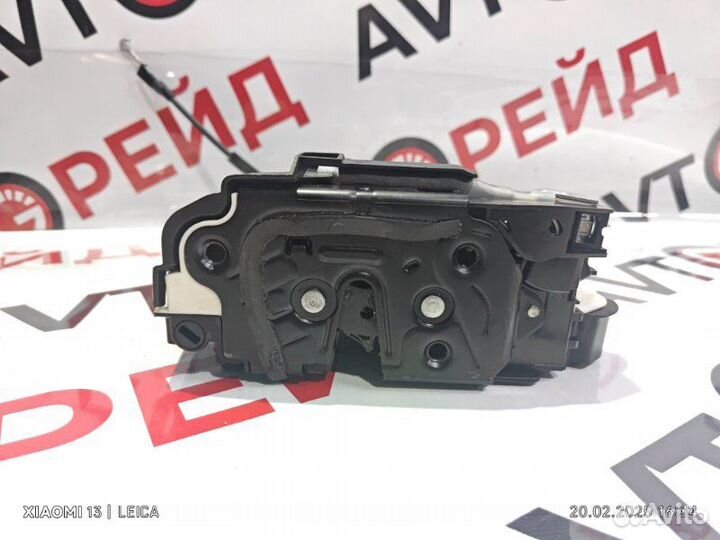 Замок двери задний правый Volkswagen Tiguan 5N2