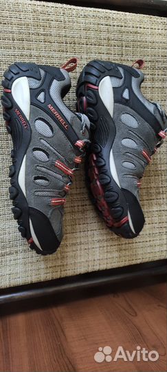 Трекинговые кроссовки merrell