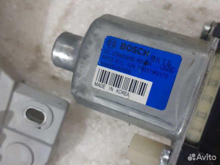 Стеклоподъемник задний левый Kia Rio 4