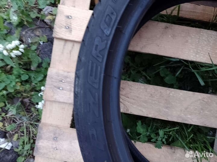 Pirelli P Zero 245/35 R20