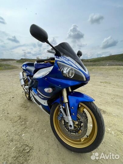 Yamaha YZF-R1