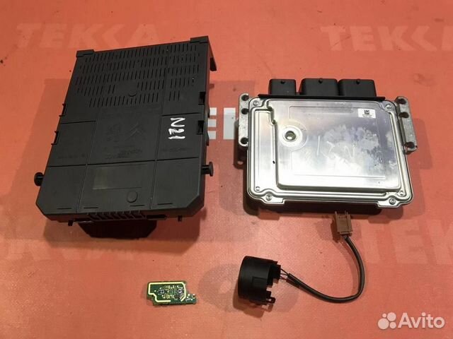Блок управления двигателя эбу Пежо 308 1