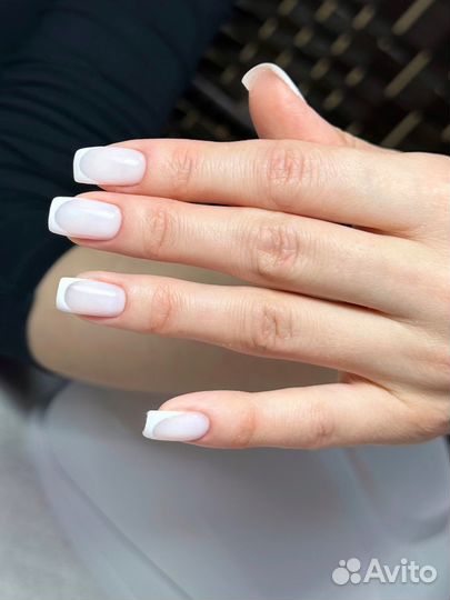 Маникюр и педикюр