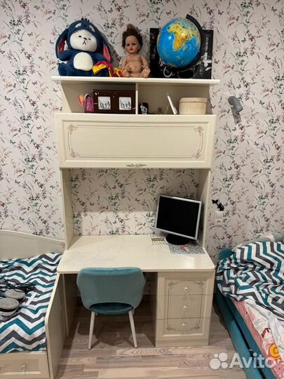 Стол с тумбой, доставлю