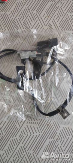 Датчик частоты вращения колеса (датчик ABS)