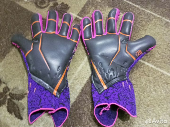 Перчатки для футбола