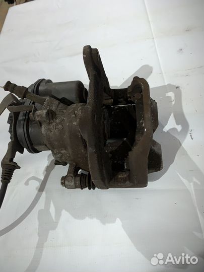 Суппорт тормозной задний левый bmw 5 g30