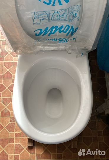 Унитаз с бачком новый