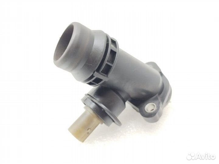 Фланец системы охлаждения Volkswagen Golf 5 2.0