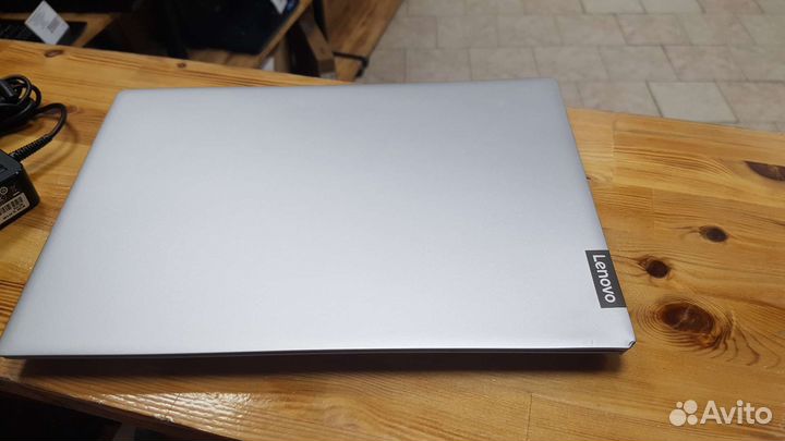 Ультрабук Lenovo S340 Core i3-1005G1 8Gb c SSD