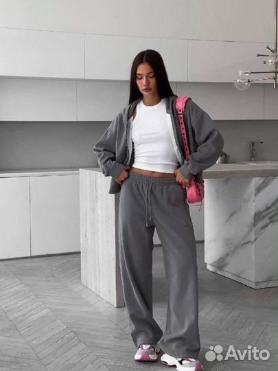 Спортивный костюм женский