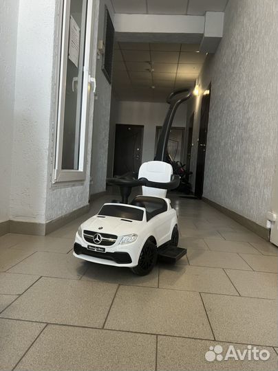Машинка-каталка mercedes