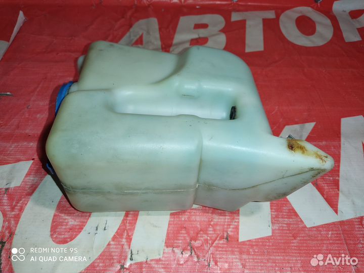 Бачок омывателя Шкода Фелиция