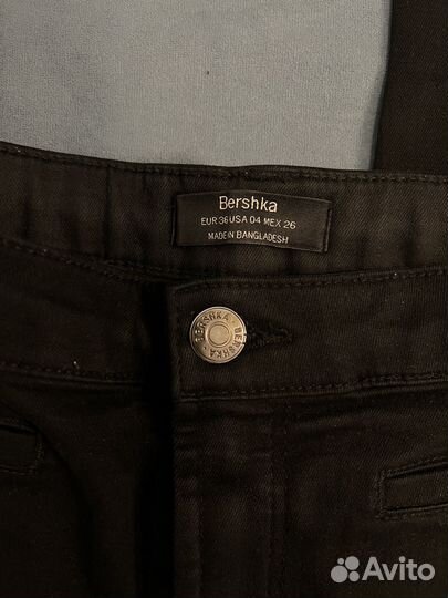 Джинсы с высокой посадкой Bershka