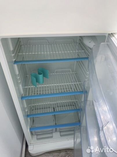 Холодильник Indesit