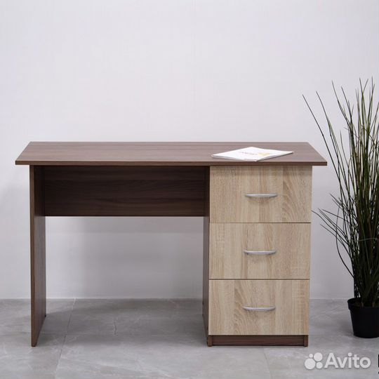 Стол письменный