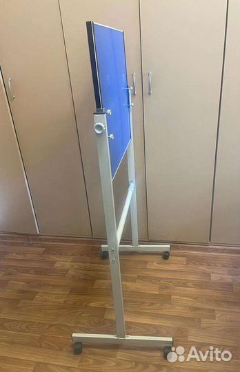 Тренажер для настольного тенниса