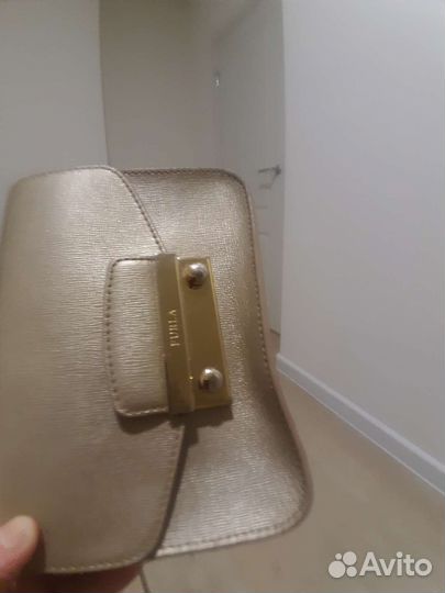 Золотая сумка furla
