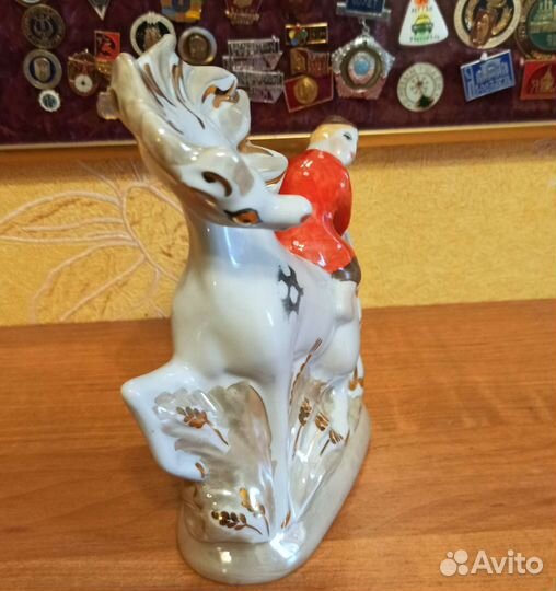 Статуэтка фарфоровая Дулево