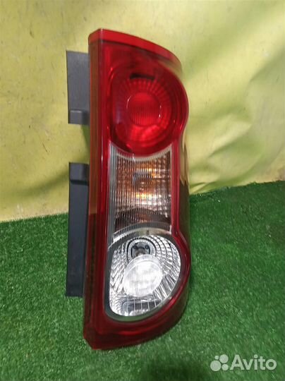 Фонарь задний правый LADA Largus 2012