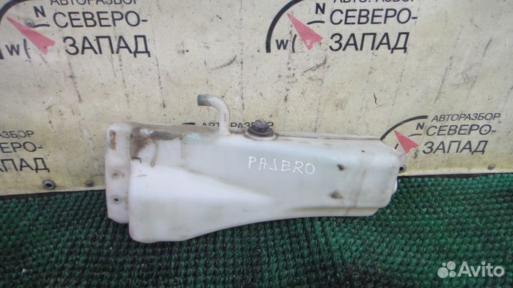 Mitsubishi Pajero II Бачок омывателя 1993