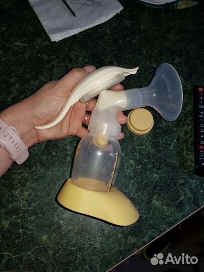 Молокоотсос medela ручной