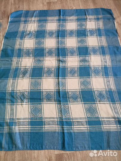 Льняные и гобеленовая скатерти