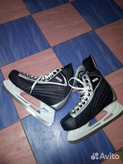 Коньки хоккейные 43 размер новые