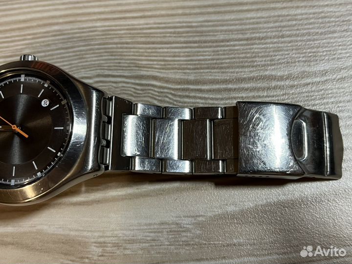 Часы Swatch Flattering YWS425G