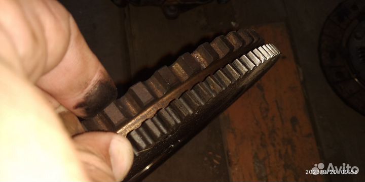 Маховик с корзиной и диском сцепления