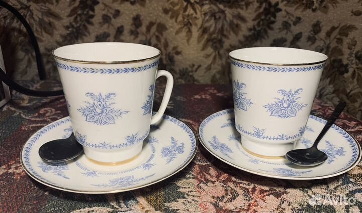 Кофейные пары с ложечками