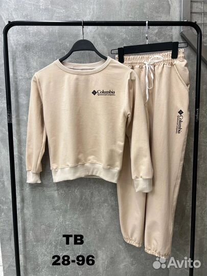 Костюм спортивный