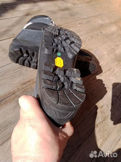 Горные ботинки