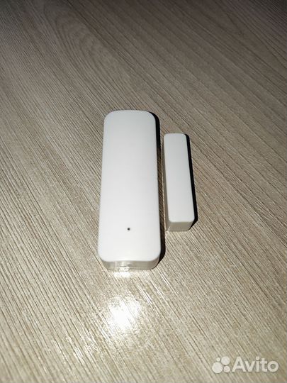 Датчик открытия двери Tuya (Wi-Fi)