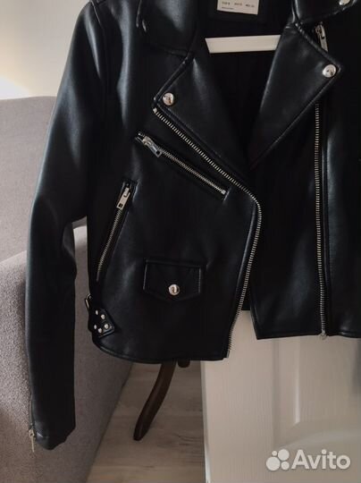 Кожаная куртка bershka