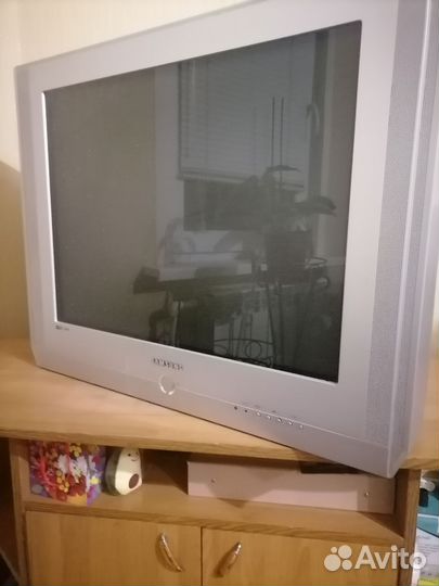 Телевизор samsung