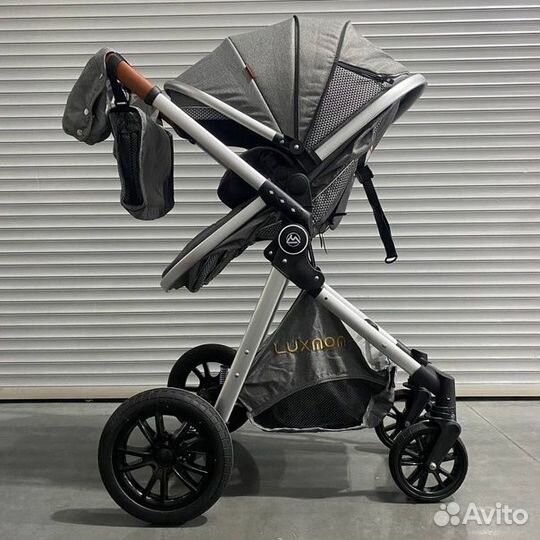 Коляска новая