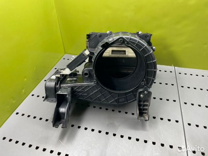 Корпус печки Mitsubishi L200 4 4D56U 2.5 TD 2010