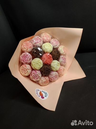 Букет - 19 Пионов из Бельгийского Шоколада