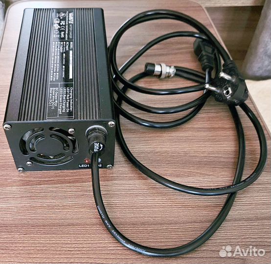 Зарядное устройство 67.2V-5A