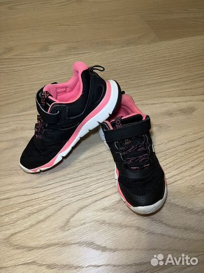 Кроссовки для девочки