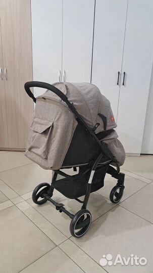 Прогулочная коляска легкая (новая)