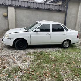 ВАЗ (LADA) Priora 1.6 MT, 2010, битый, 200 000 км