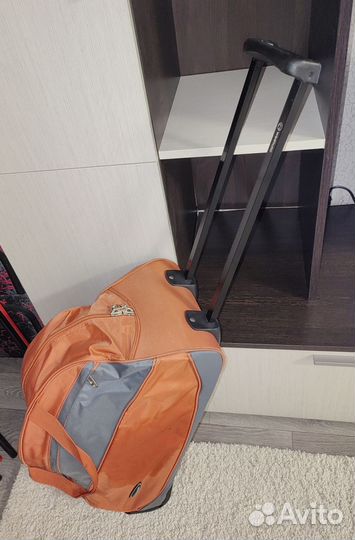 Сумка дорожная на колесах бу