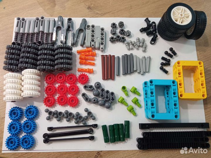 Детали Lego technic, шестерни, амортизаторы, шасси