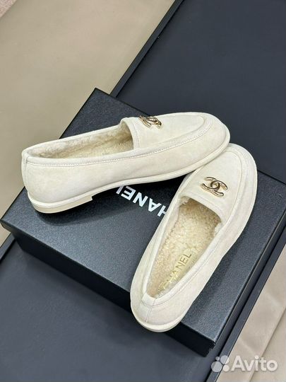 Лоферы chanel кремовые с мехом